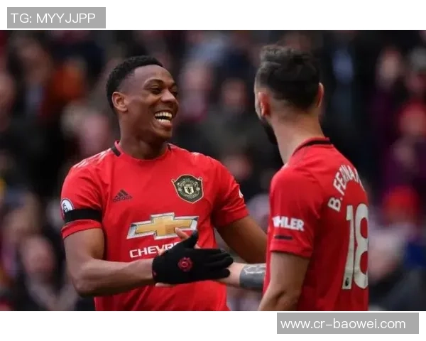 孔帕尼称赞卡尔训练刻苦队友调侃展现团队氛围