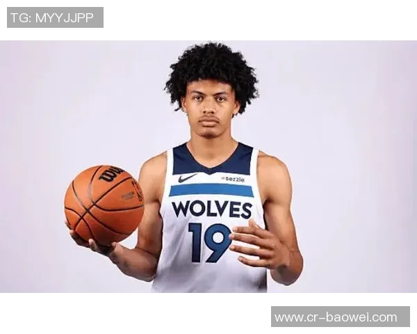 芬奇赞贝兰热打球风格强硬敏锐感知比赛局势令人印象深刻 芬奇赞贝兰热打球风格强硬敏锐感知比赛局势令人印象深刻